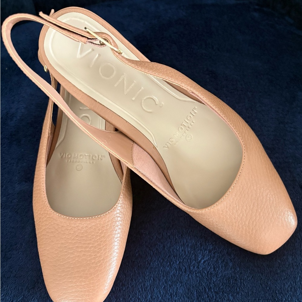 Vionic Reyes Block Heel Slingback Pumps NWOT
